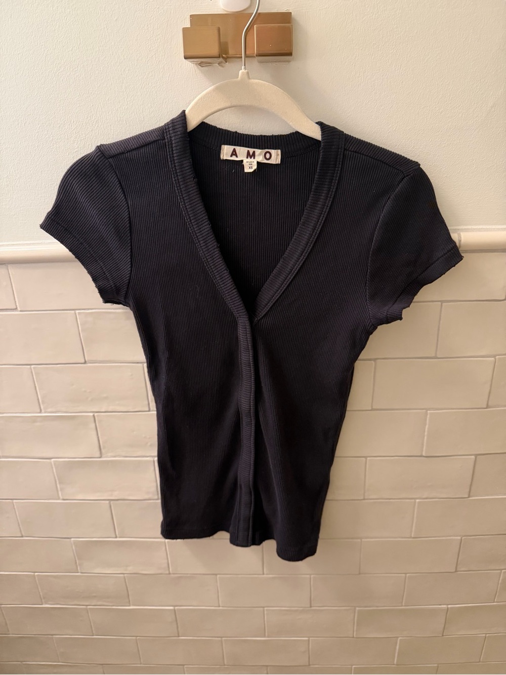 AMO Ribbed V-Neck Snap Up Tee